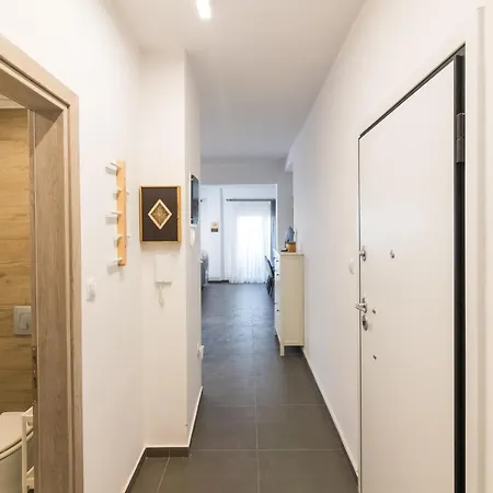 F & B Collection - 3 Bedroom Penthouse * Selanik